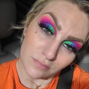 Meet your Posher, Samantha.